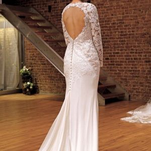NWT Galina Signature Wedding Dress! Absolutely stunning!!